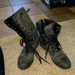 Dark grey Steve Madden combat boots size 7.5